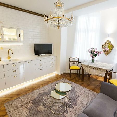 Luxury Apartment Pod Zyrandolem Krakow Exterior photo