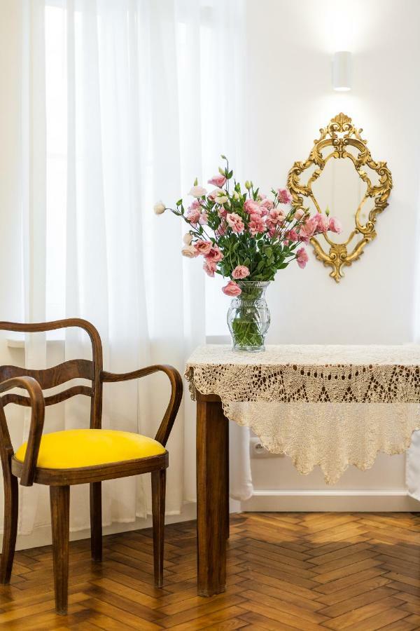 Luxury Apartment Pod Zyrandolem Krakow Exterior photo