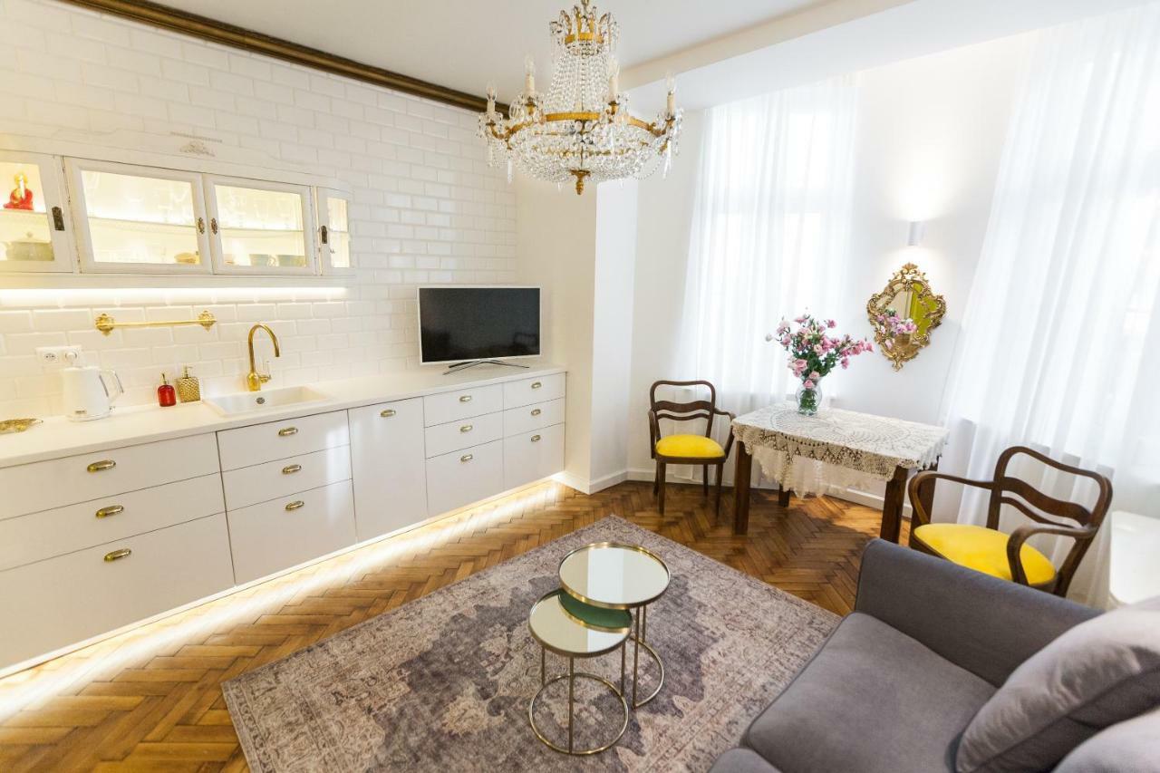 Luxury Apartment Pod Zyrandolem Krakow Exterior photo