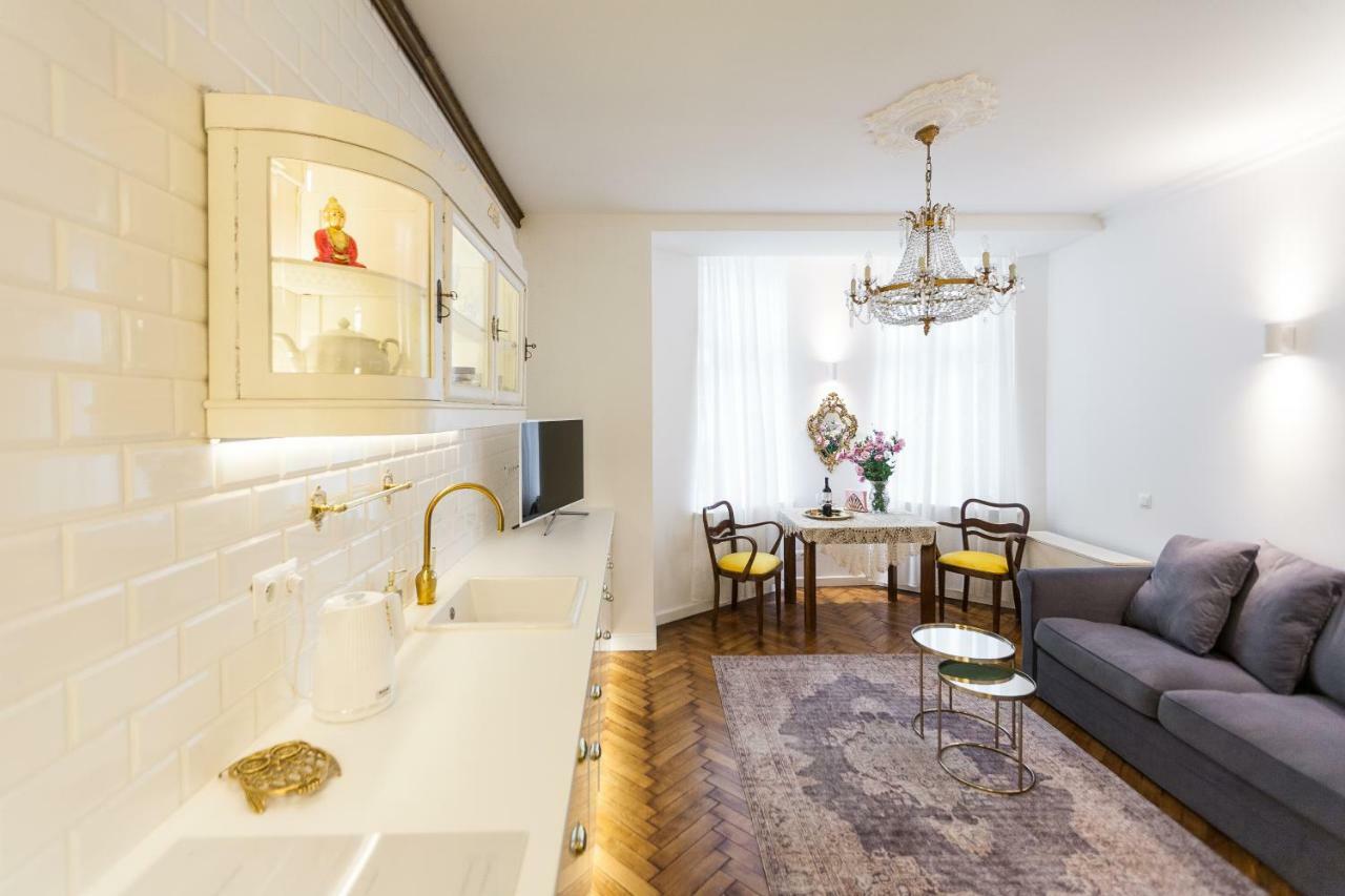 Luxury Apartment Pod Zyrandolem Krakow Exterior photo